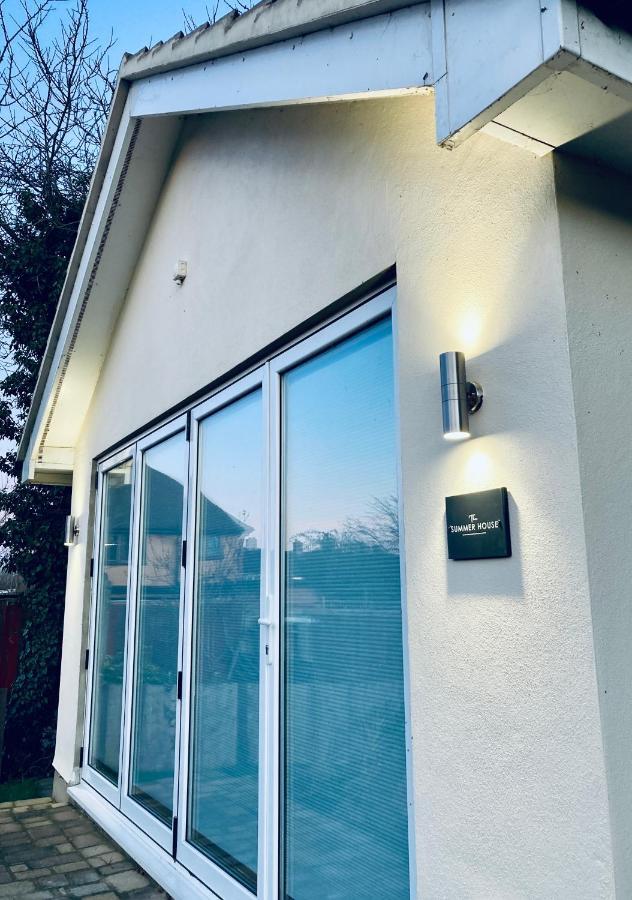 The Summer House - Free Onsite Parking CBG Εξωτερικό φωτογραφία